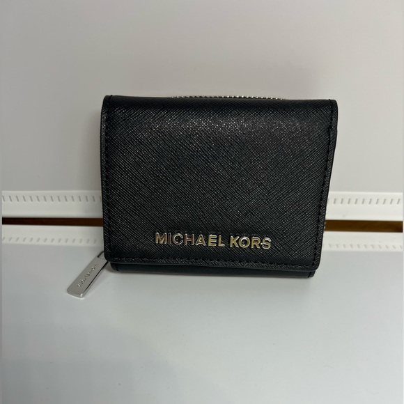 MICHAEL KORS🖤 NWOT Compact Wallet - Picture 1 of 8